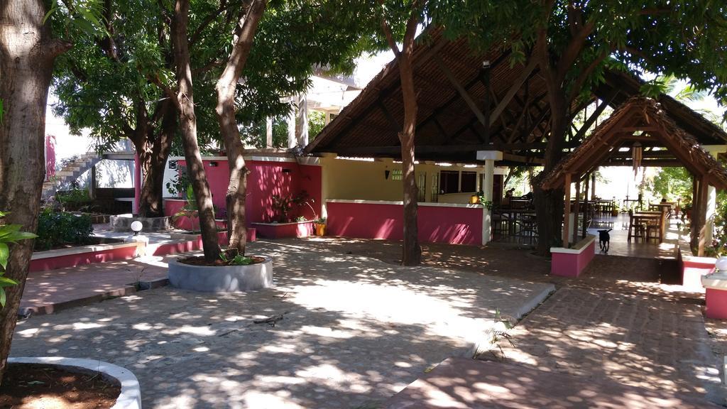 Ar Sun Hotel Antsiranana Zewnętrze zdjęcie